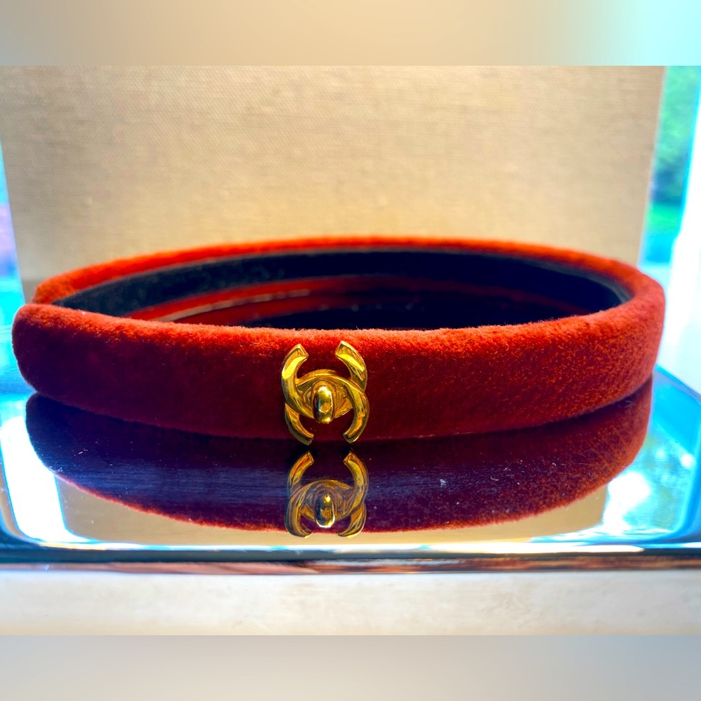 Chanel vintage 1990’s CC turnlock velvet headband   Burnt orange w/ gold CC.